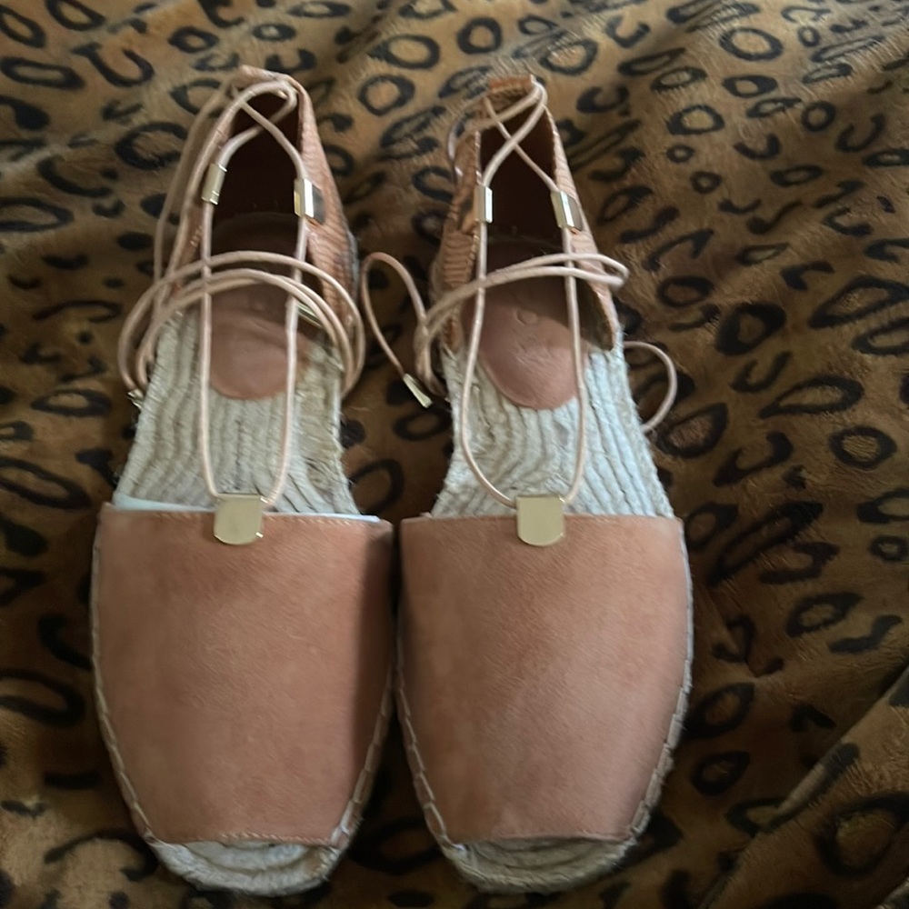 Aldo sandals in a size 7 and a beautiful mauve color.